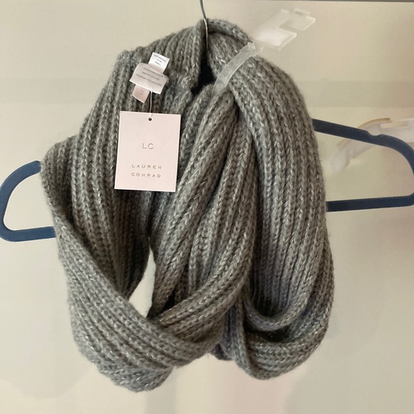 Lauren Conrad infinity scarf - Picture 1 of 4